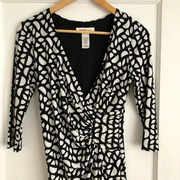 Laundry Midi Dress crossover wrap around B&W 3/4 sleeve elegant feminine Sz 6 - Picture 10 of 10